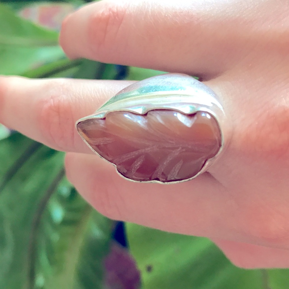 Carved agate silver ring size 8 - Picture 3 of 4
